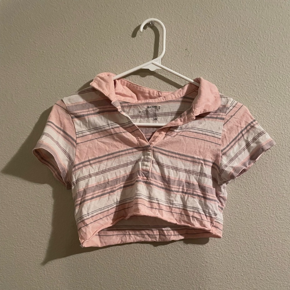Small Old Navy cropped t-shirt